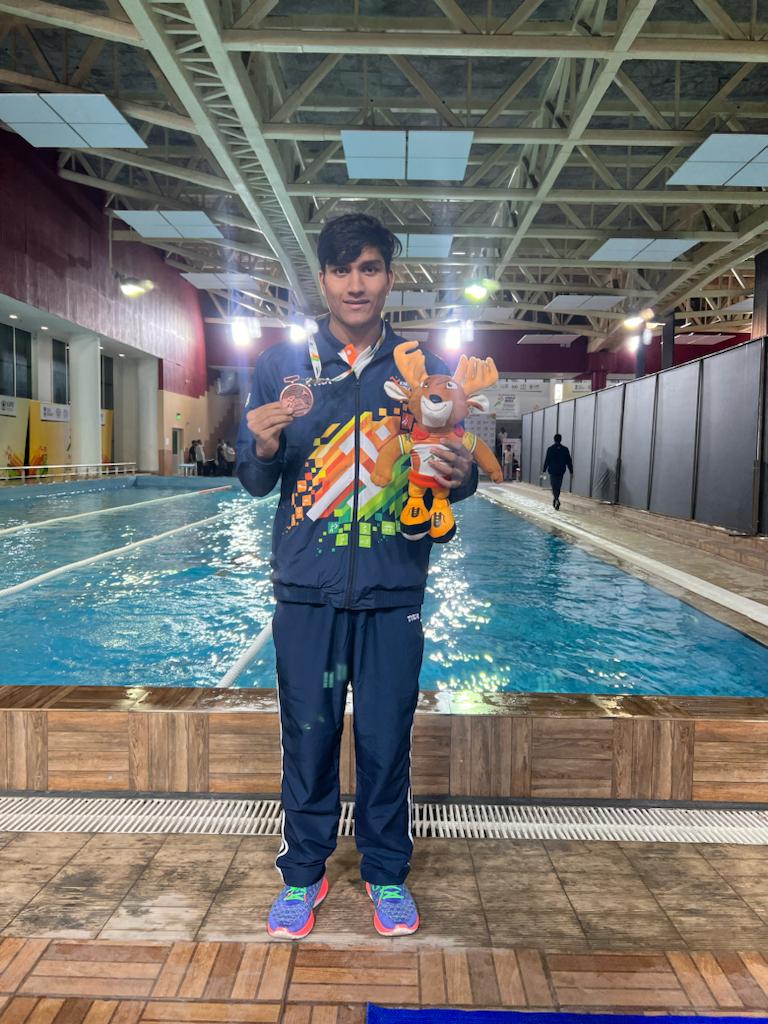 Krishnan Gadhak of 1st B.Com Secured 3rd position in Khelo India University Games in 400m freestyle